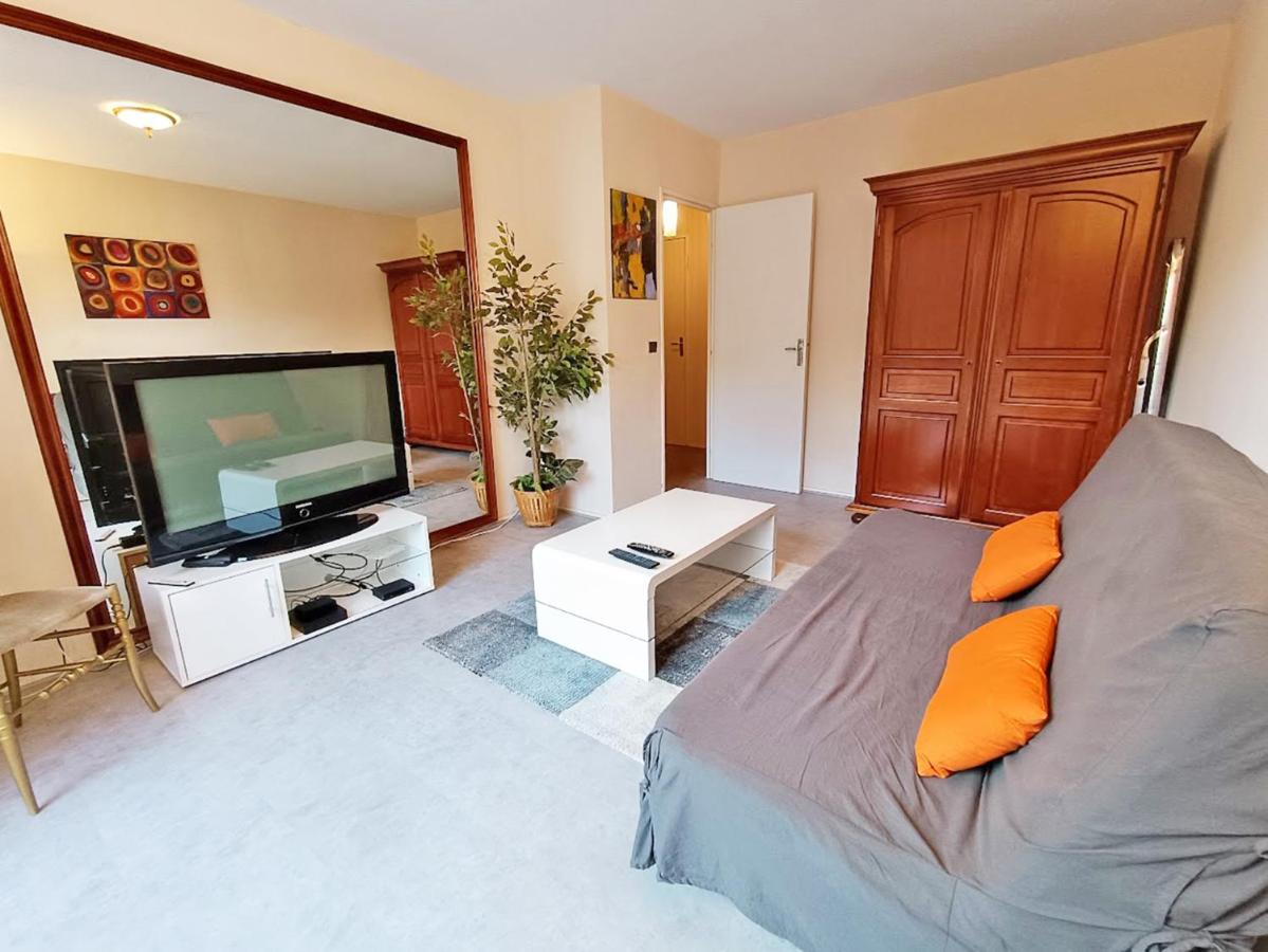 Frolise, T2, Centre, Wifi, Parking Couvert Gratuit, 4 Personnes Bagnères-de-Luchon Extérieur photo